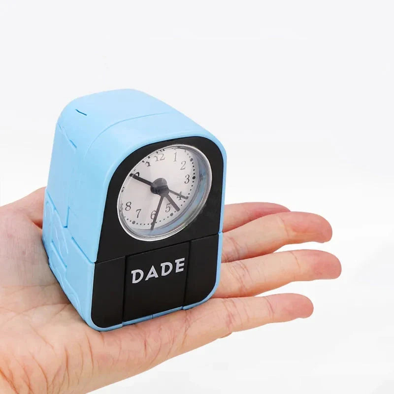 Réveil robot ludique en plastique bleu ciel -  - reveil-enfant-ludique - ["analogique","enfant","gar\u00e7on","ludique","petit","plastique","r\u00e9veil enfant"]