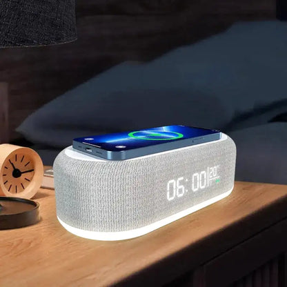 Réveil LED rectangulaire tissu gris avec chargeur induction -  - reveil-connecte-avec-chargeur-induction - ["digital","lumineux","num\u00e9rique","petit reveil","simple"]
