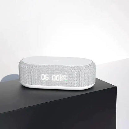 Réveil LED rectangulaire tissu gris avec chargeur induction -  - reveil-connecte-avec-chargeur-induction - ["digital","lumineux","num\u00e9rique","petit reveil","simple"]