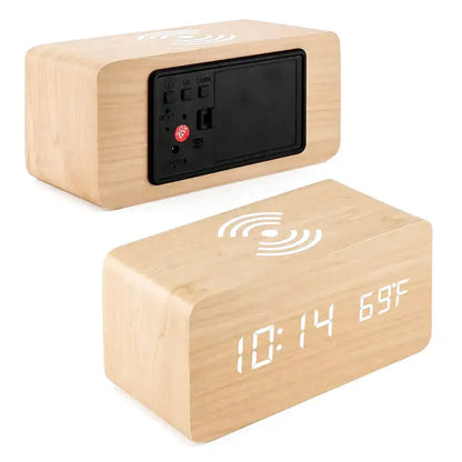 Réveil minimaliste en bois clair avec LED et chargeur induction -  - reveil-bois-chargeur-induction - ["bois","connect\u00e9","digital","num\u00e9rique","petit reveil","radio reveil bois","r\u00e9veil digital","simple"]
