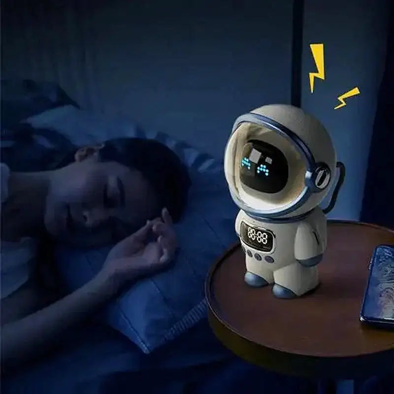 Réveil numérique astronaute en plastique blanc et bleu -  - reveil-garcon-ado - ["ado","bluetooth","gar\u00e7on","intelligent","Jour Nuit","R\u00e9veil bluetooth","veilleuse"]