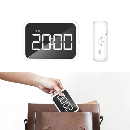 Réveil numérique blanc à affichage LED contrasté -  - reveil-numerique-petit-format - ["voyage"]