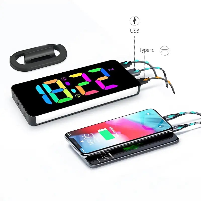 Réveil numérique blanc à chiffres multicolores lumineux -  - reveil-numerique-usb - ["lumineux","Radio R\u00e9veil Lumineux"]