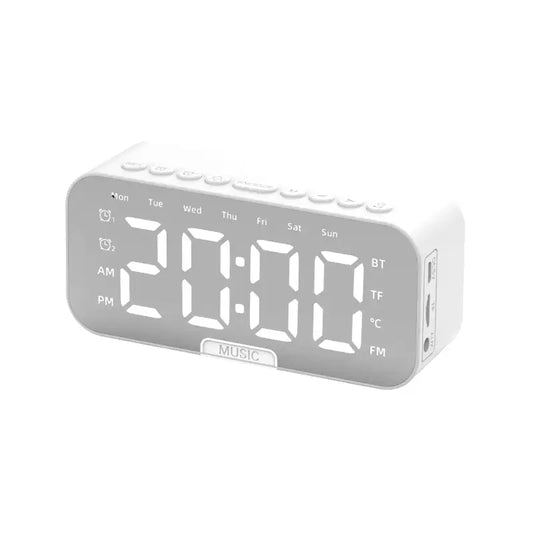 Réveil numérique blanc avec affichage LED et radio FM -  - reveil-connecte-avec-portable - ["digital","num\u00e9rique","petit reveil","r\u00e9veil digital","simple"]