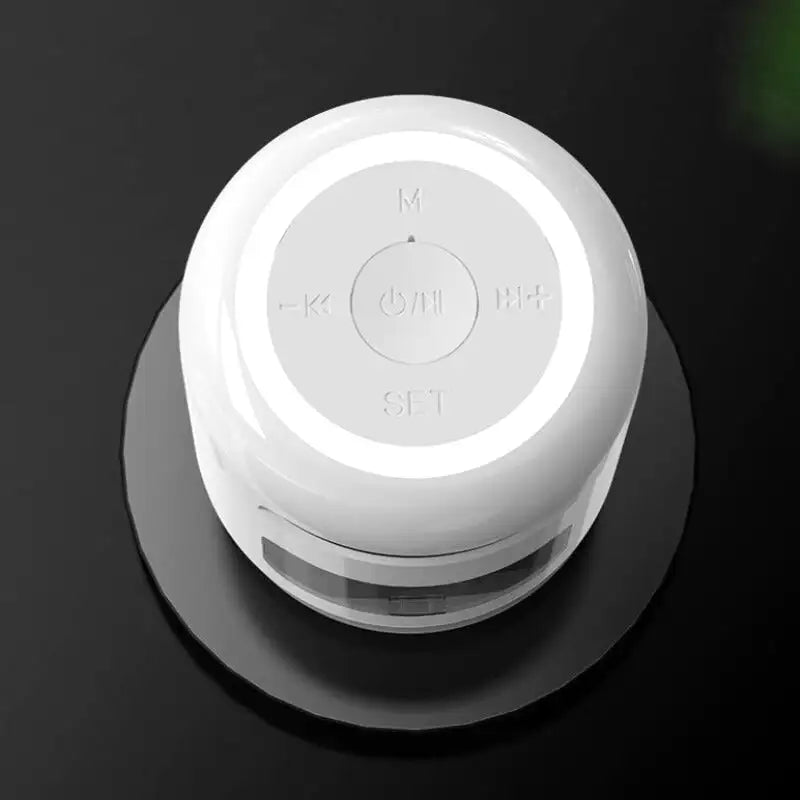 Réveil numérique blanc avec Bluetooth et radio FM -  - reveil-connecte-telephone - ["bluetooth","connect\u00e9","digital","lumineux","radio reveil","r\u00e9veil bluetooth","r\u00e9veil connect\u00e9","r\u00e9veil digital","simple"]
