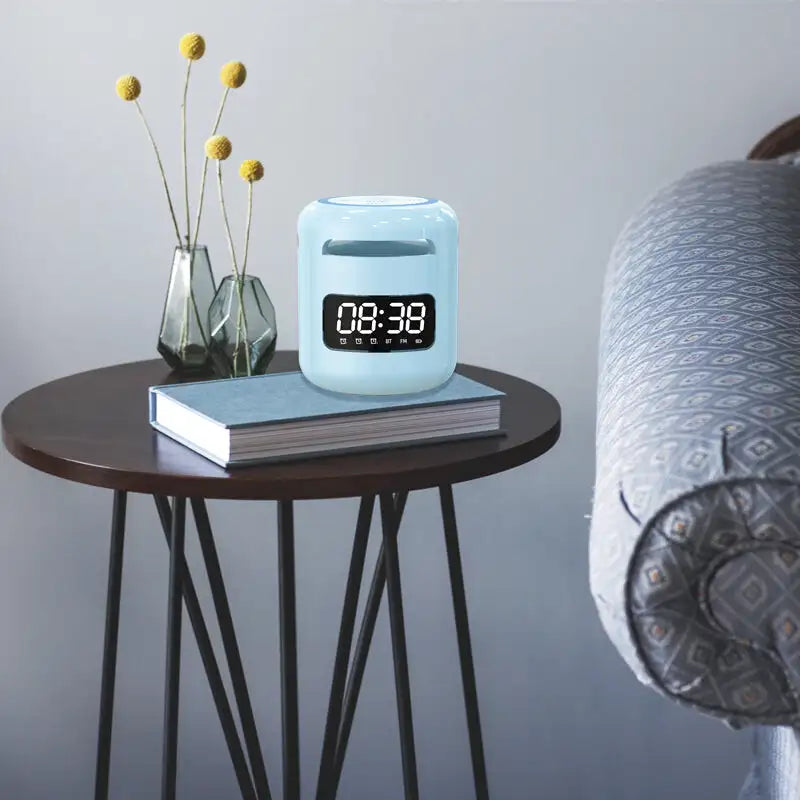 Réveil numérique bleu arrondi bluethooth moderne -  - reveil-connecte-smartphone - ["digital","lumineux","num\u00e9rique","petit reveil","r\u00e9veil digital","simple"]