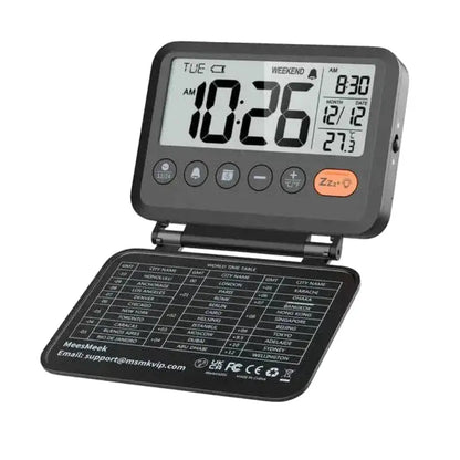 Réveil numérique compact en plastique noir mat -  - petit-reveil-de-voyage - ["digital","num\u00e9rique","petit","plastique","r\u00e9veil digital","simple","voyage"]