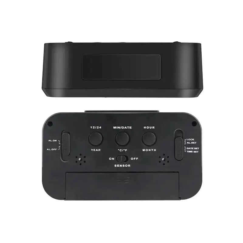 Réveil numérique compact noir avec affichage multifonction -  - reveil-a-pile-lumineux - ["digital","Jour Nuit","lumineux","num\u00e9rique","petit reveil","Radio R\u00e9veil Lumineux","r\u00e9veil digital","simple"]