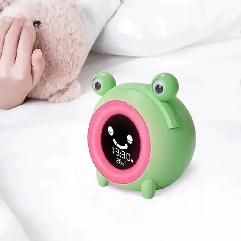 Réveil numérique grenouille en plastique vert pour enfant -  - reveil-jour-nuit-enfant - ["enfant","intelligent","Jour Nuit","r\u00e9veil enfant","veilleuse"]