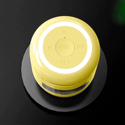 Réveil numérique jaune carré avec Bluetooth et radio FM -  - reveil-connecte-bluetooth-avec-smartphone - ["digital","num\u00e9rique","petit reveil","plastique","r\u00e9veil digital","simple"]