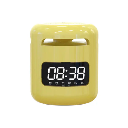 Réveil numérique jaune carré avec Bluetooth et radio FM -  - reveil-connecte-bluetooth-avec-smartphone - ["digital","num\u00e9rique","petit reveil","plastique","r\u00e9veil digital","simple"]