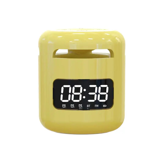 Réveil numérique jaune carré avec Bluetooth et radio FM -  - reveil-connecte-bluetooth-avec-smartphone - ["digital","num\u00e9rique","petit reveil","plastique","r\u00e9veil digital","simple"]