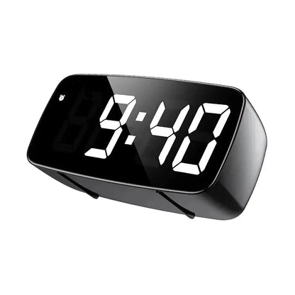 Réveil numérique noir arrondi avec écran LED blanc -  - reveil-digital-a-pile - ["digital","num\u00e9rique","petit reveil","r\u00e9veil digital","simple"]