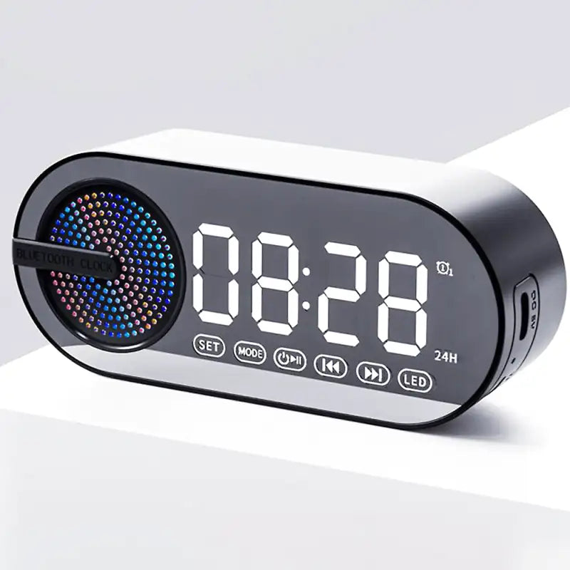 Réveil numérique noir avec affichage LED coloré -  - reveil-connecte-radio - ["digital","lumineux","moderne","petit reveil","plastique","r\u00e9veil digital","simple"]