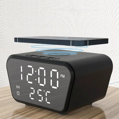 Réveil numérique noir avec affichage LED et chargeur intégré -  - reveil-connecte-chargeur - ["connect\u00e9","digital","num\u00e9rique","petit reveil","r\u00e9veil digital","simple"]