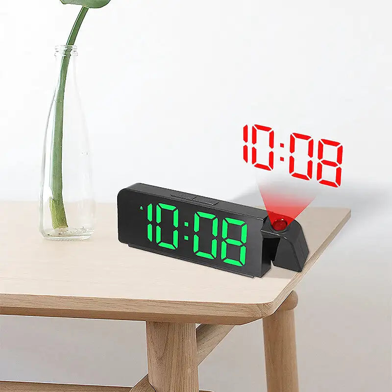 Réveil numérique noir avec projection rouge et LED colorées -  - reveil-projecteur-ado - ["ado","projecteur","radio reveil projecteur","r\u00e9veil projecteur"]