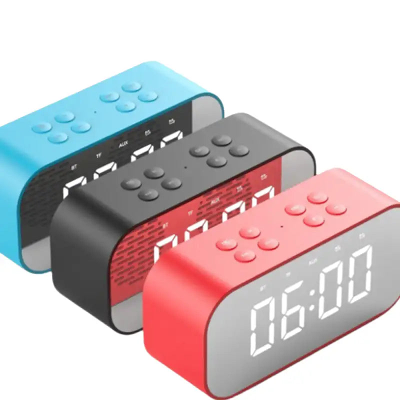 Réveil numérique noir mat à affichage blanc lumineux -  - reveil-connecte-enfant - ["digital","lumineux","num\u00e9rique","petit reveil","simple"]