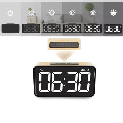 Réveil numérique rectangulaire en bois clair avec grands chiffres -  - reveil-lumineux-a-gros-chiffres - ["lumineux","Radio R\u00e9veil Lumineux"]