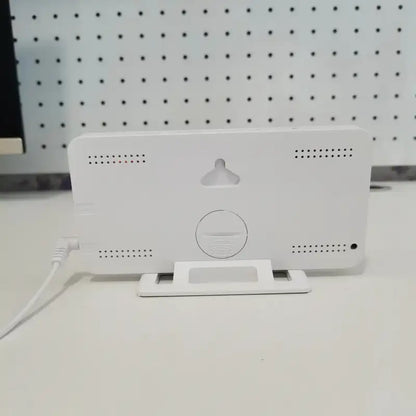 Réveil numérique rectangulaire en bois clair avec LED blanche -  - reveil-effet-bois - ["bois","lumineux","num\u00e9rique","petit reveil","radio reveil","radio reveil bois","r\u00e9veil digital","simple"]