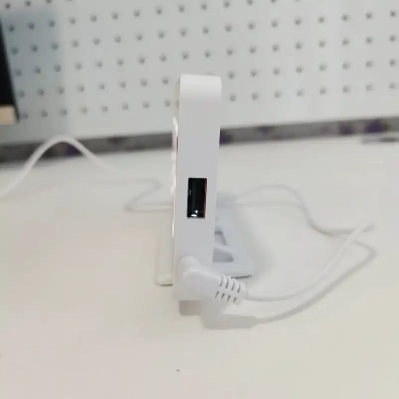 Réveil numérique rectangulaire en bois clair avec LED blanche -  - reveil-effet-bois - ["bois","lumineux","num\u00e9rique","petit reveil","radio reveil","radio reveil bois","r\u00e9veil digital","simple"]