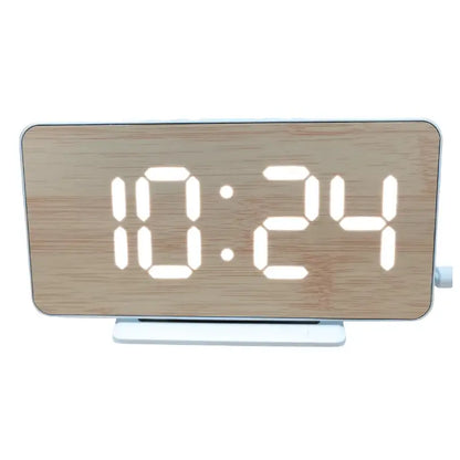 Réveil numérique rectangulaire en bois clair avec LED blanche -  - reveil-effet-bois - ["bois","lumineux","num\u00e9rique","petit reveil","radio reveil","radio reveil bois","r\u00e9veil digital","simple"]
