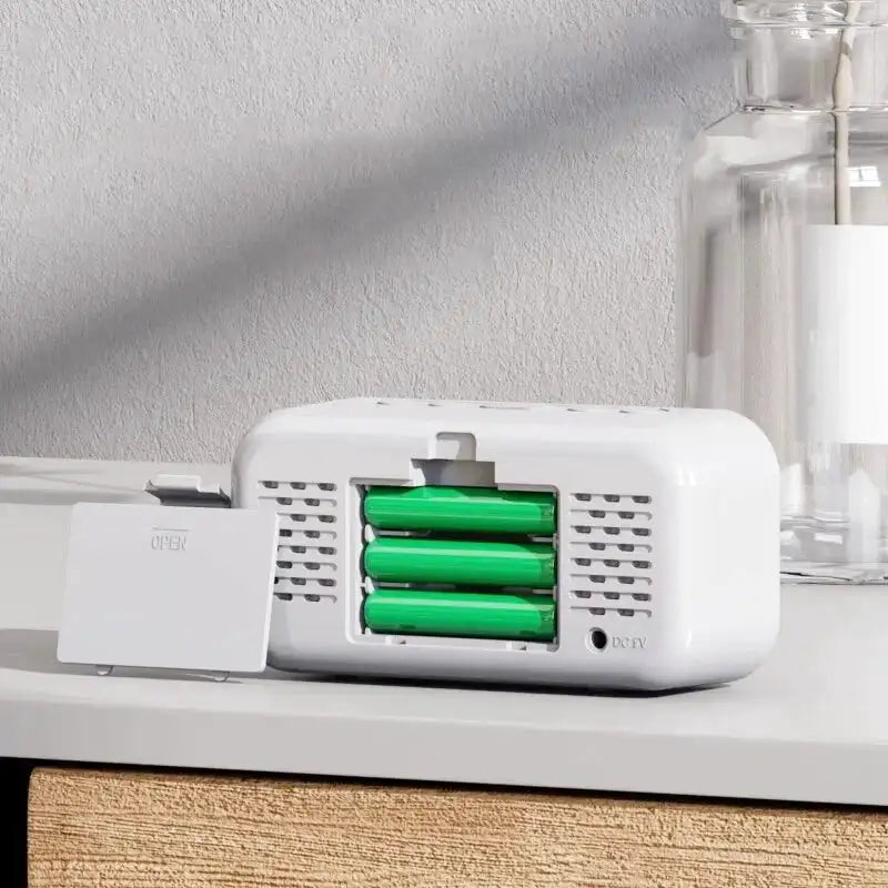 Réveil numérique rectangulaire en plastique noir à LED blanche -  - reveil-lumineux-led - ["lumineux","Radio R\u00e9veil Lumineux"]