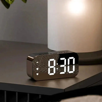 Réveil numérique rectangulaire en plastique noir à LED blanche -  - reveil-lumineux-led - ["lumineux","Radio R\u00e9veil Lumineux"]