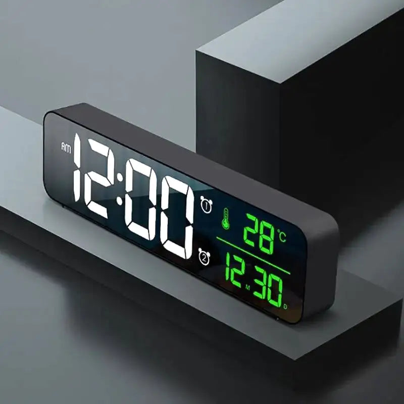 Réveil numérique rectangulaire noir à affichage LED vert -  - reveil-digital-avec-date-et-temperature - ["compact","digital","moderne","num\u00e9rique","petit","r\u00e9veil digital","simple"]
