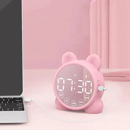 Réveil numérique rond en plastique blanc visage d’ours -  - reveil-connecte-ours - ["enfant","fille","gar\u00e7on","ludique","num\u00e9rique","petit reveil","radio reveil","r\u00e9veil digital","simple"]