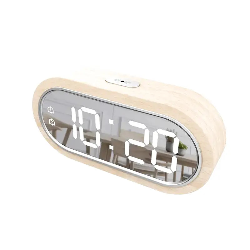 Réveil ovale en bois clair à affichage LED -  - reveil-bois-led - ["bois","digital","num\u00e9rique","petit reveil","radio reveil","radio reveil bois","r\u00e9veil digital","simple"]