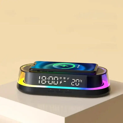 Réveil ovale noir LED avec chargeur induction -  - reveil-chargeur-induction-lumineux - ["digital","lumineux","lumi\u00e8re","num\u00e9rique","plastique","r\u00e9veil digital","simple"]