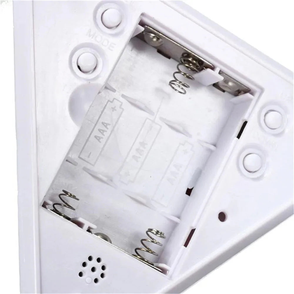 Réveil triangulaire blanc avec affichage digital et température -  - reveil-veilleuse-adulte - ["veilleuse"]