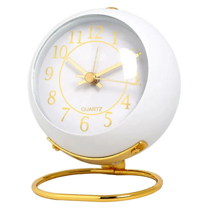 Réveil rond blanc avec contour doré brillant -  - reveil-vintage-blanc - ["analogique","Jour Nuit","R\u00e9veil Analogique"]