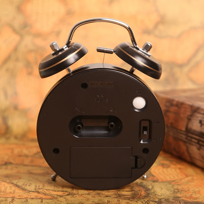 Réveil rétro métal à chiffres multicolores -  - reveil-vintage-double-cloches - ["Jour Nuit"]