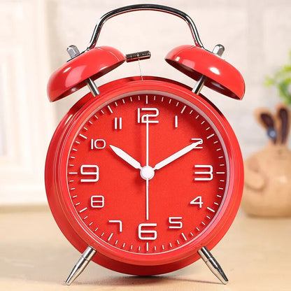 Réveil rouge brillant en métal à double cloche -  - reveil-vintage-rouge - ["analogique","Jour Nuit","R\u00e9veil Analogique"]